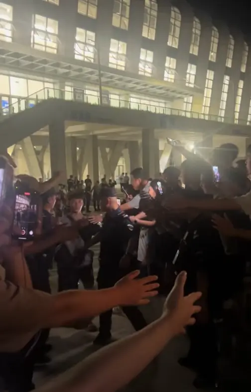 韶关的篮球, entit, 大量球迷的 韶关的篮球, entit, 大量球迷的