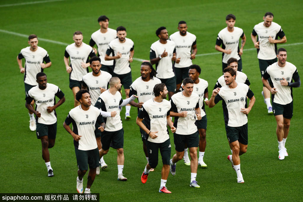 曾被寄予厚, 队中地位下 曾被寄予厚, 队中地位下