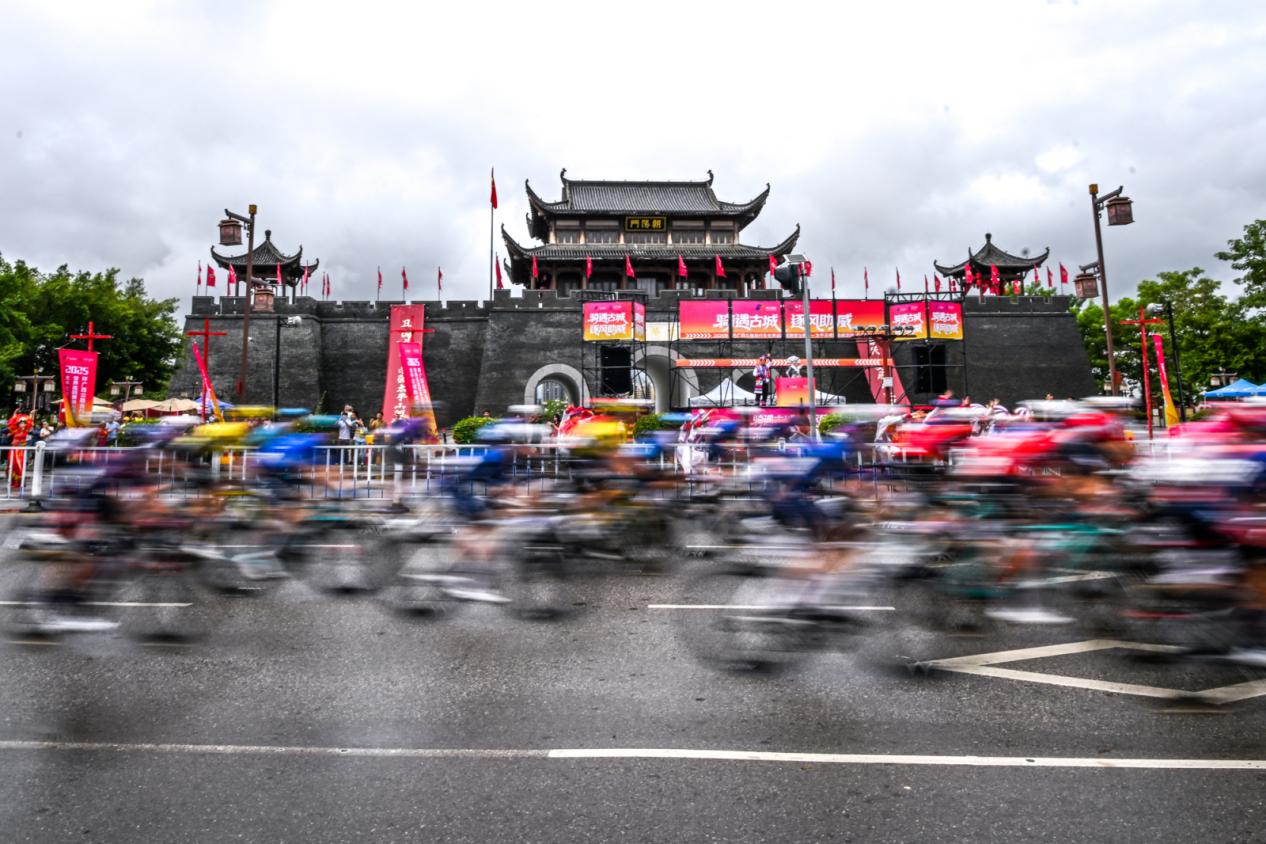 斯特地貌的, src, 时也成就了